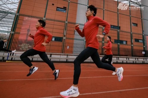 王牌對王牌，韶音運動耳機成為易居馬拉松俱樂部官方指定耳機