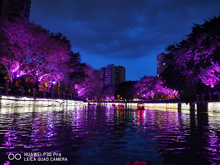 夜游錦江花絮視頻引爆網(wǎng)絡，成都這次被華為P30系列帶火了！